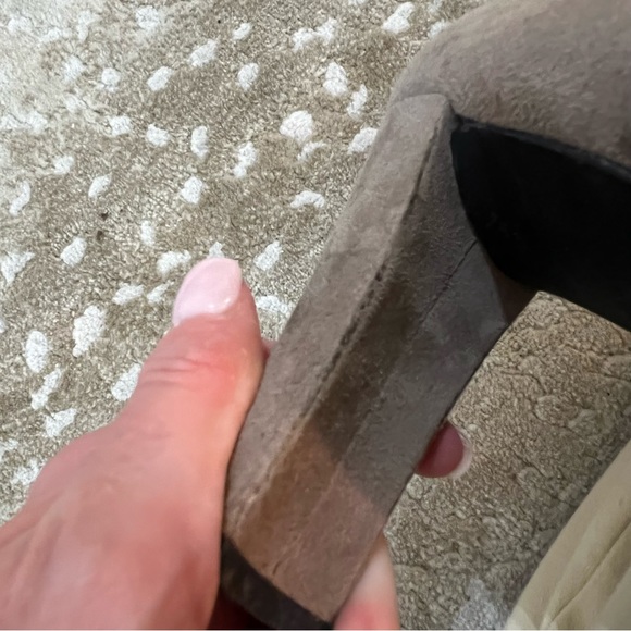 Stuart Weitzman Highland Suede Over the Knee Boots - Gray (8 M) - Pre Owned - Picture 10 of 14